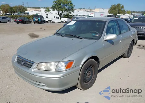 2000 Toyota Camry Le from USA, damaged, VIN 4T1BG22K0YU692369